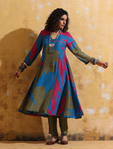 trueBrowns Blue Green Floral Print Muslin Silk Fit and Flare Kurta Set