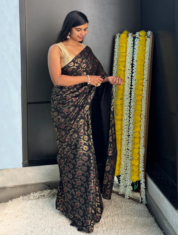 trueBrowns Black Foil Print Saree With Unstitched Blouse