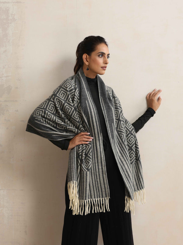 trueBrowns Charcoal Geometric Woven Stole