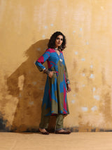 trueBrowns Blue Green Floral Print Muslin Silk Fit and Flare Kurta Set
