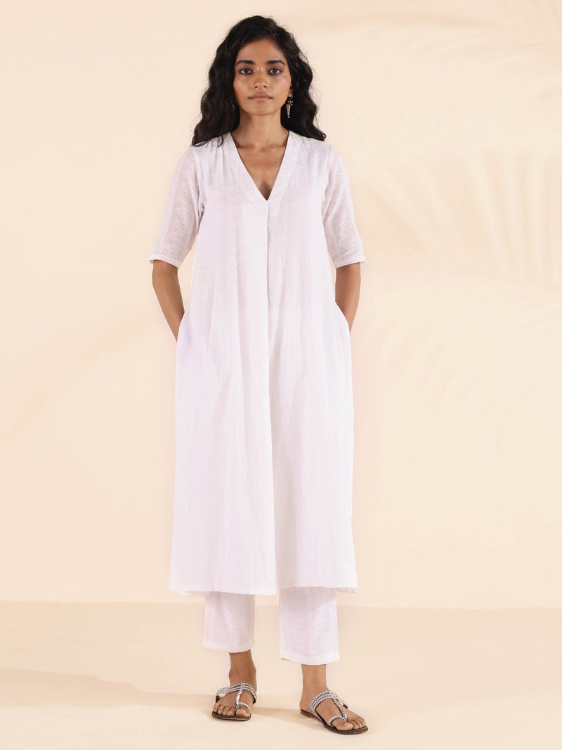 trueBrowns White Cotton Dobby V-Neck Kurta Pant Set