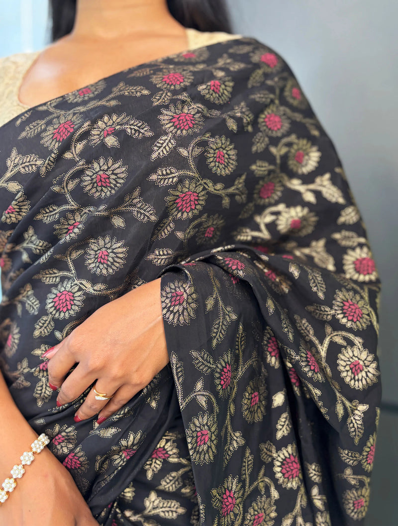 trueBrowns Black Foil Print Saree With Unstitched Blouse