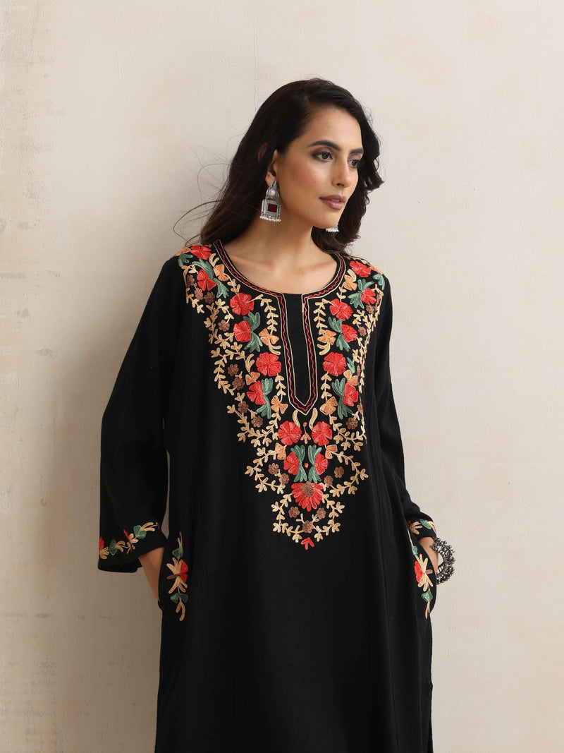 trueBrowns Black Kashmiri Embroidered Woollen Phiran Kurta