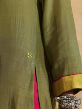 trueBrowns Green Muslin Silk High-Slit Kurta Pant Set