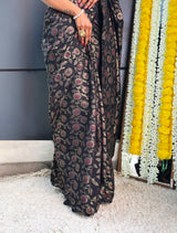 trueBrowns Black Foil Print Saree With Unstitched Blouse