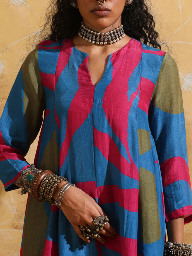 trueBrowns Blue Floral Print Muslin Silk Flared Kurta Co-ord Set