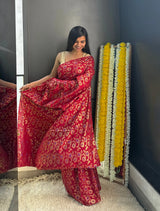 trueBrowns Red Foil Print Saree Blouse With Unstitched Blouse