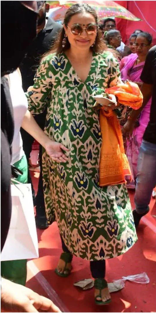 trueBrowns Green Cotton Ikat Flared Kurta Pant Set